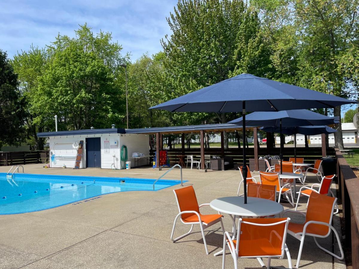 Starlite Resort Saugatuck Εξωτερικό φωτογραφία